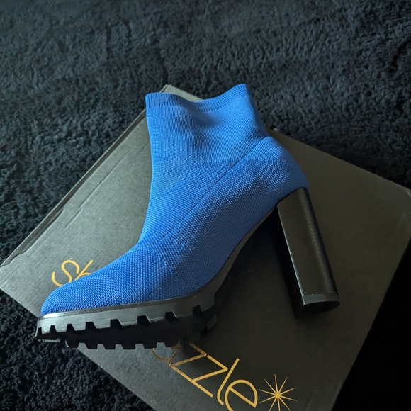 Boots - Picture 2 of 4